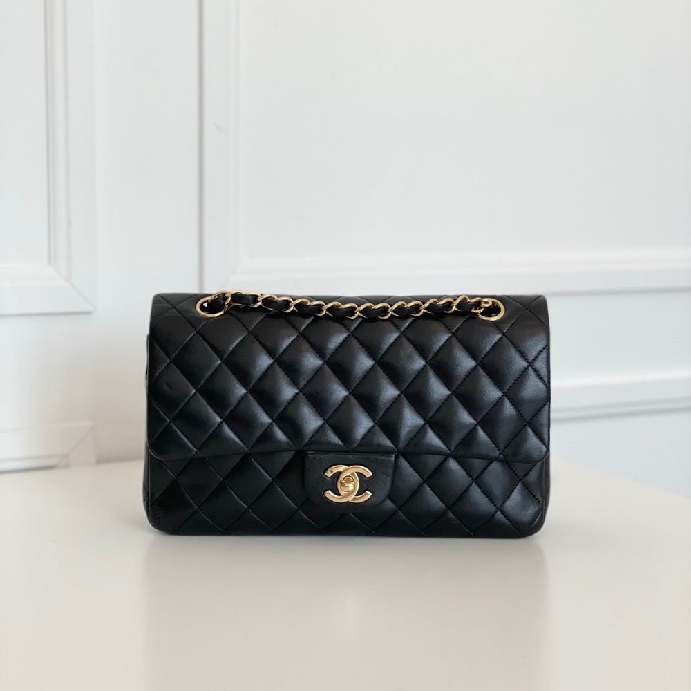 ❌SOLD❌Selling Chanel Classic M Double Flap